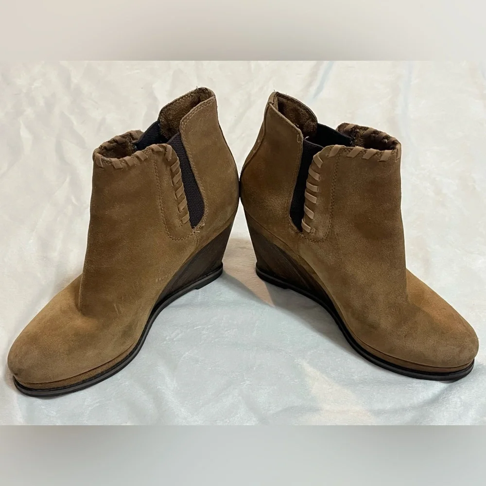 Ariat Women's Tan Brown Leather Wedge Ankle Boots Size 9.5 - Picture 10 of 14